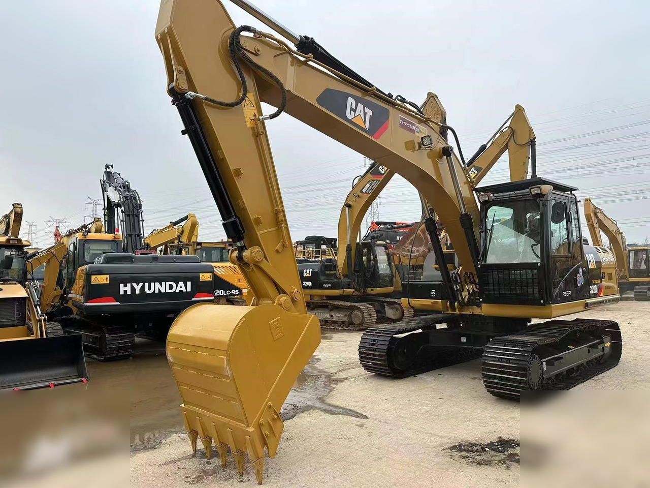 CATERPILLAR 320D2 - حفار زاحف: صورة 5 CATERPILLAR 320D2 - حفار زاحف: صورة 5