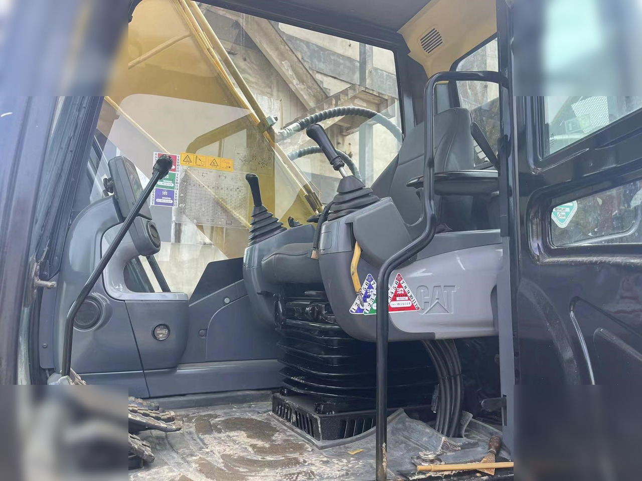 حفار زاحف CATERPILLAR 320DL: صورة 10