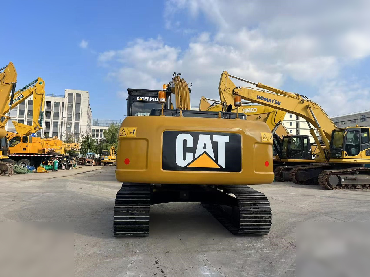 CATERPILLAR 320D - حفار زاحف: صورة 4 CATERPILLAR 320D - حفار زاحف: صورة 4