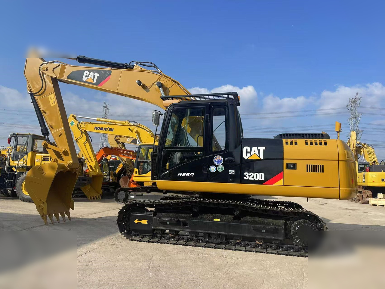 CATERPILLAR 320D - حفار زاحف: صورة 1 CATERPILLAR 320D - حفار زاحف: صورة 1