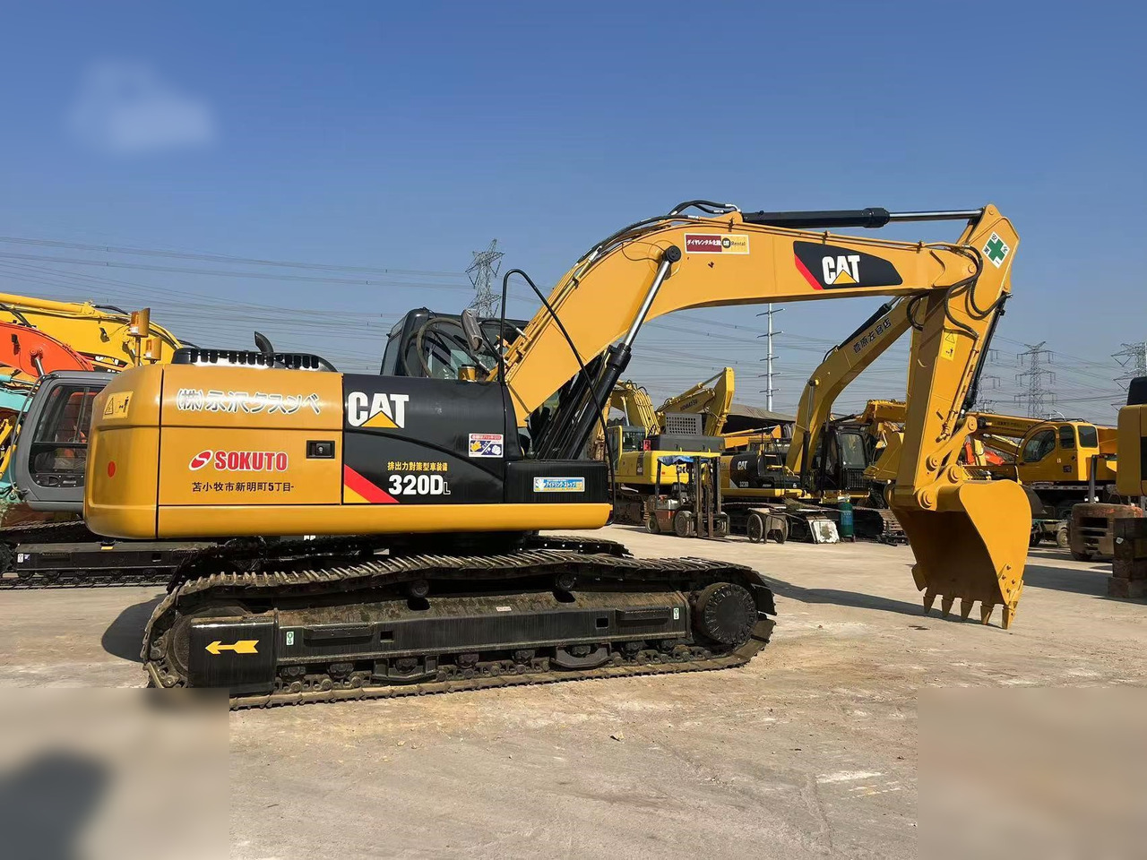 CATERPILLAR 320D - حفار زاحف: صورة 2 CATERPILLAR 320D - حفار زاحف: صورة 2
