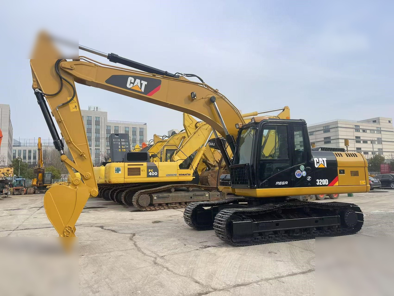 CATERPILLAR 320D - حفار زاحف: صورة 1 CATERPILLAR 320D - حفار زاحف: صورة 1