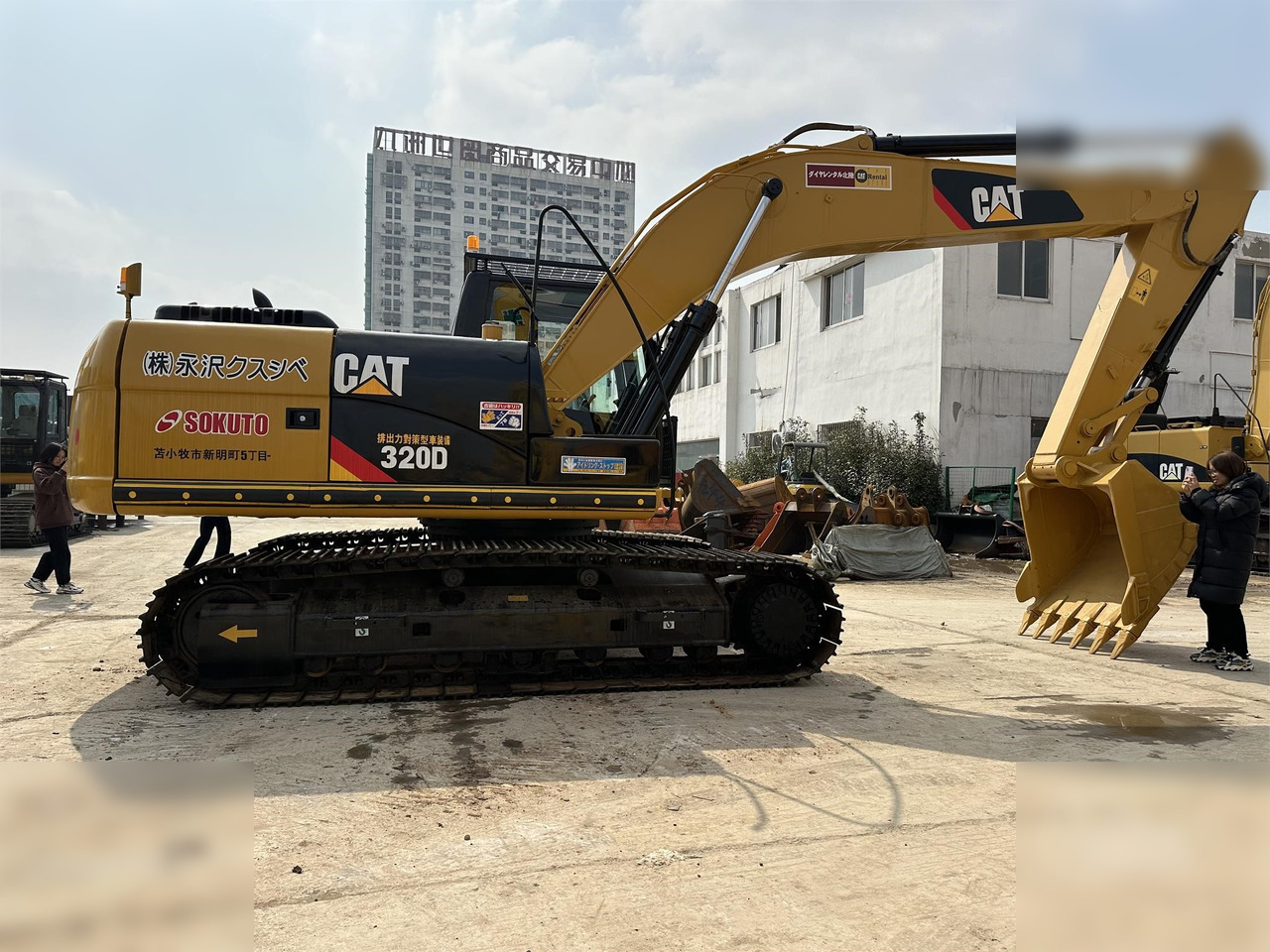 CATERPILLAR 320D - حفار زاحف: صورة 1 CATERPILLAR 320D - حفار زاحف: صورة 1