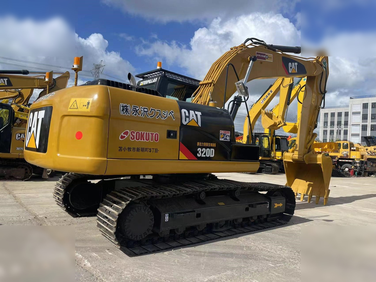 CATERPILLAR 320D - حفار زاحف: صورة 2 CATERPILLAR 320D - حفار زاحف: صورة 2