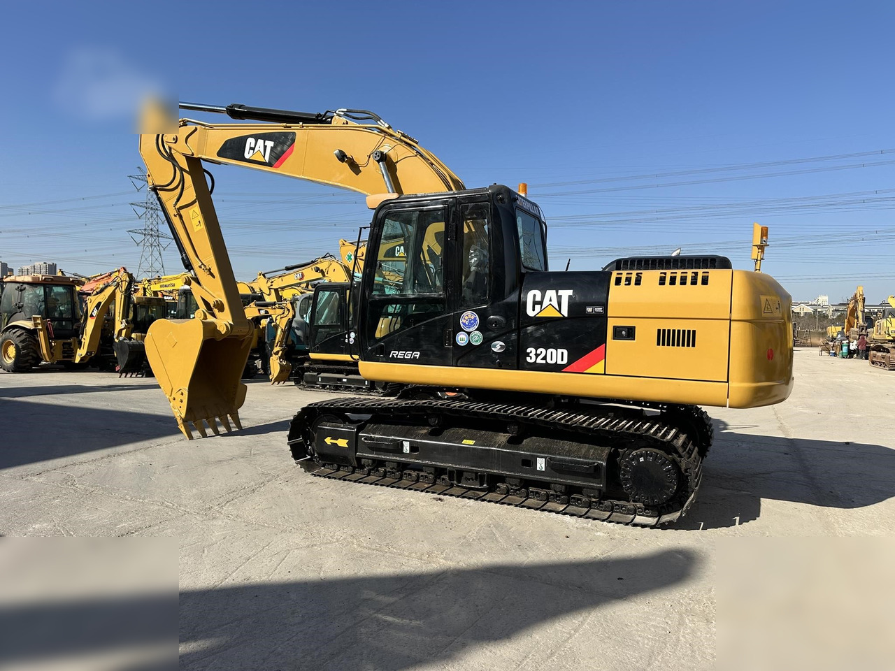 CATERPILLAR 320D - حفار زاحف: صورة 1 CATERPILLAR 320D - حفار زاحف: صورة 1