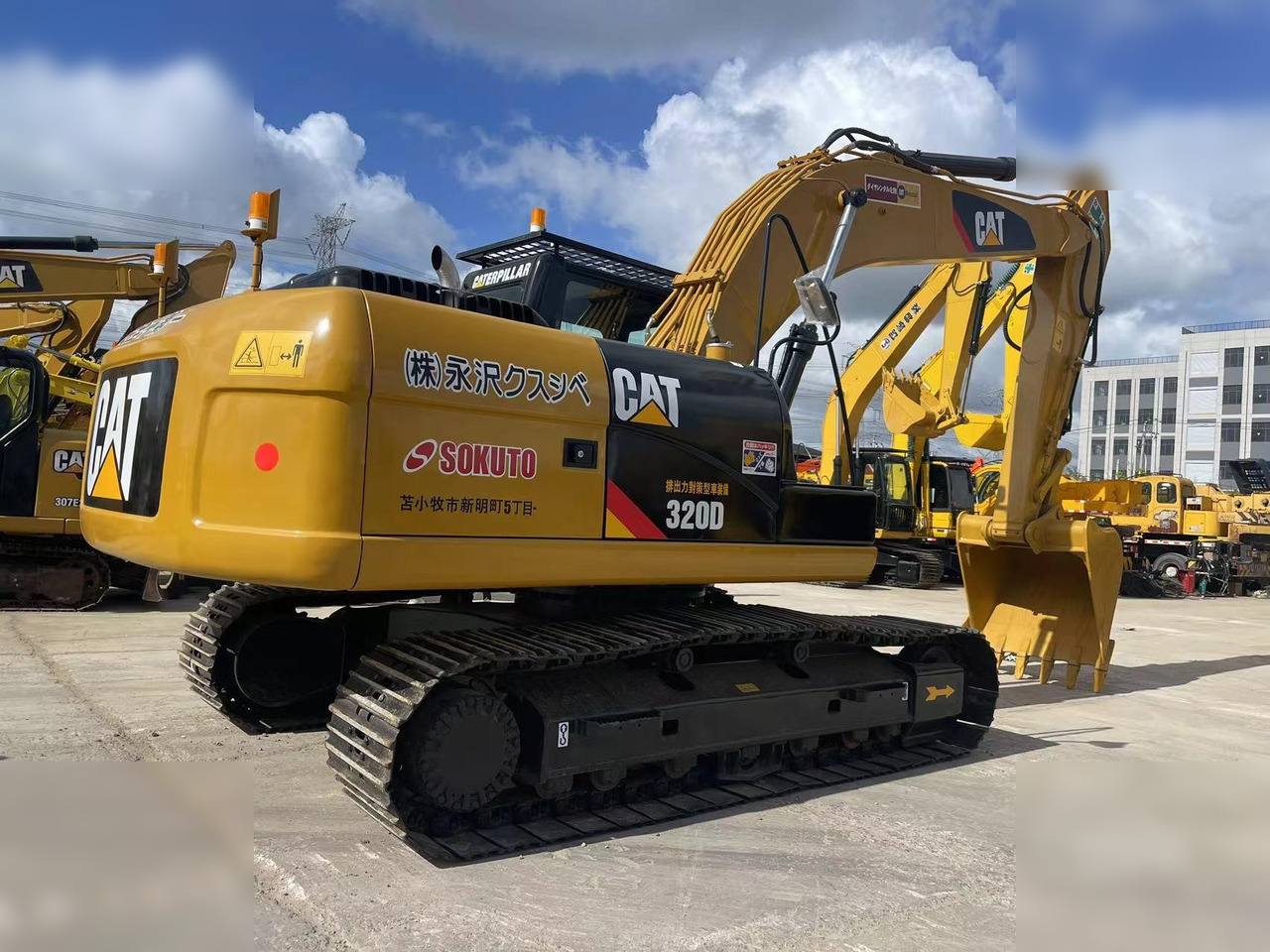 CATERPILLAR 320D - حفار زاحف: صورة 2 CATERPILLAR 320D - حفار زاحف: صورة 2