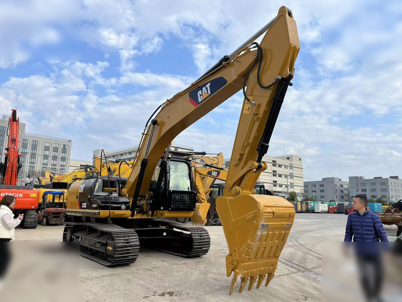 CATERPILLAR 320D - حفار زاحف: صورة 3 CATERPILLAR 320D - حفار زاحف: صورة 3