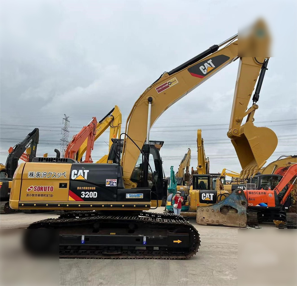 CATERPILLAR 320D - حفار زاحف: صورة 1 CATERPILLAR 320D - حفار زاحف: صورة 1