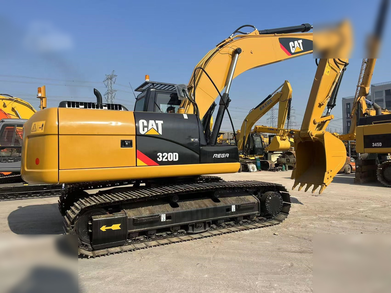 CATERPILLAR 320D - حفار زاحف: صورة 2 CATERPILLAR 320D - حفار زاحف: صورة 2