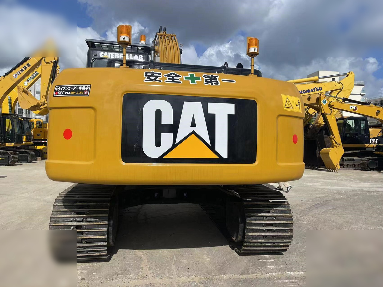 CATERPILLAR 320D - حفار زاحف: صورة 3 CATERPILLAR 320D - حفار زاحف: صورة 3