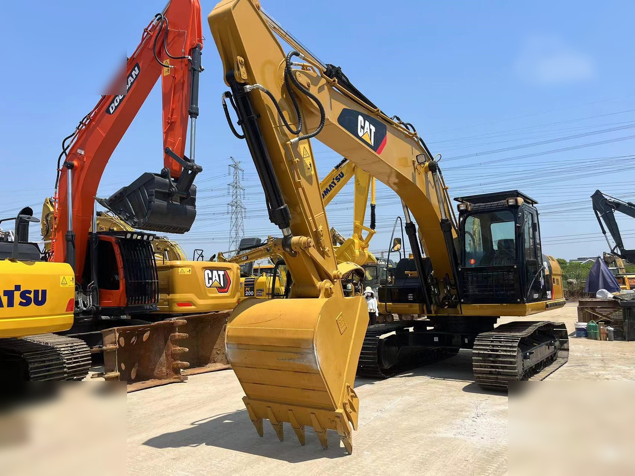 CATERPILLAR 320D - حفار زاحف: صورة 3 CATERPILLAR 320D - حفار زاحف: صورة 3