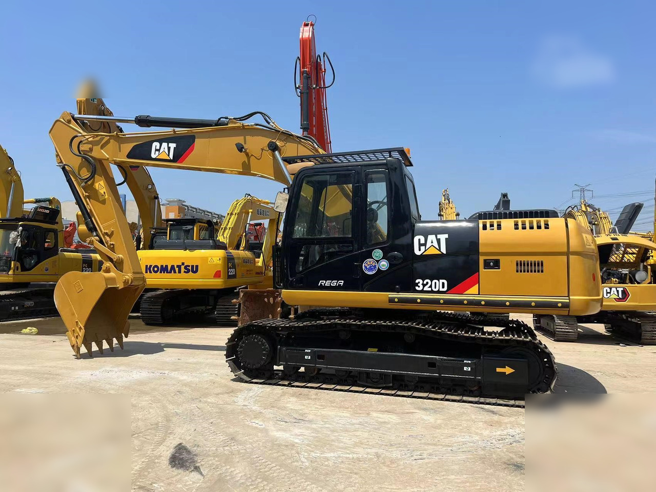 CATERPILLAR 320D - حفار زاحف: صورة 1 CATERPILLAR 320D - حفار زاحف: صورة 1
