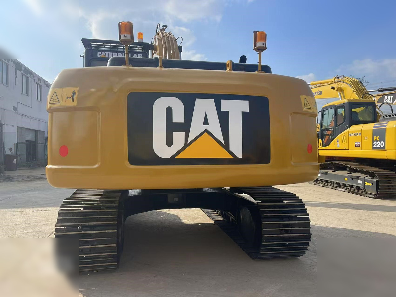 CATERPILLAR 320D - حفار زاحف: صورة 2 CATERPILLAR 320D - حفار زاحف: صورة 2