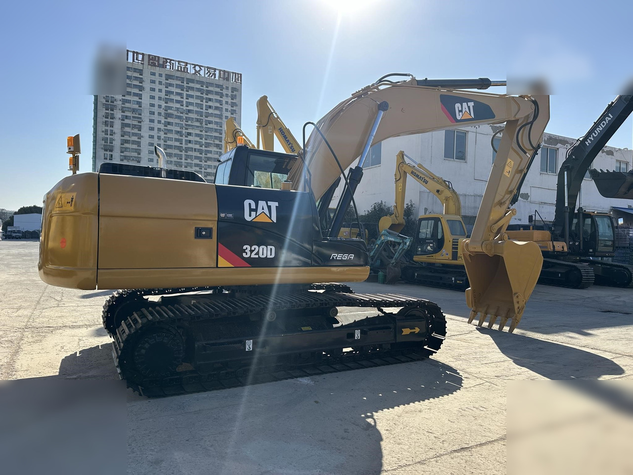 CATERPILLAR 320D - حفار زاحف: صورة 2 CATERPILLAR 320D - حفار زاحف: صورة 2