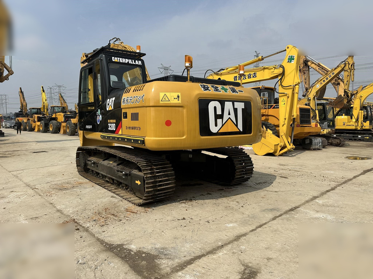 CATERPILLAR 320D - حفار زاحف: صورة 5 CATERPILLAR 320D - حفار زاحف: صورة 5