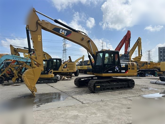 CATERPILLAR 320D - حفار زاحف: صورة 2 CATERPILLAR 320D - حفار زاحف: صورة 2