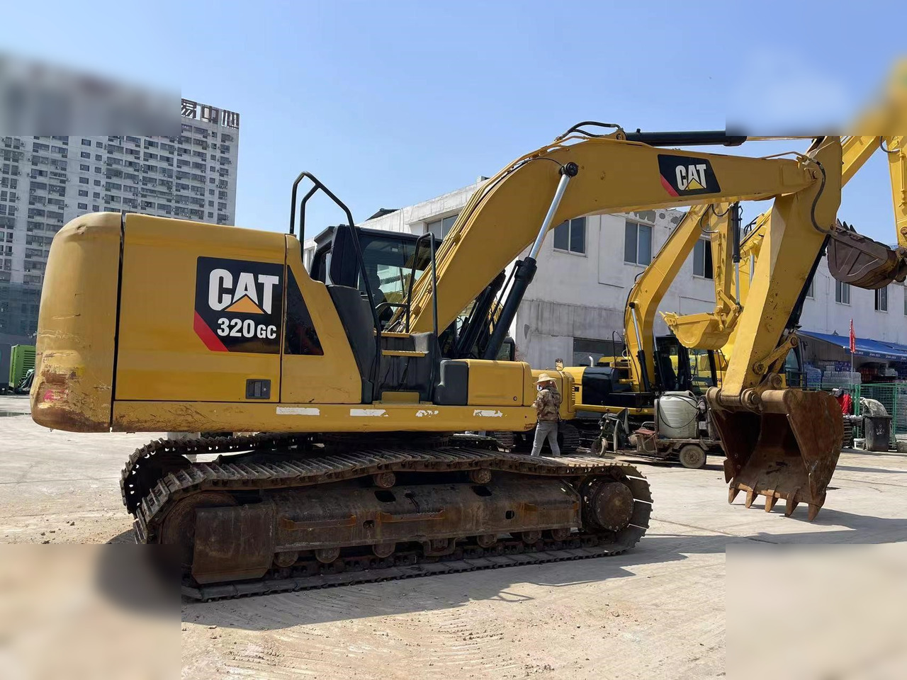 CATERPILLAR 320GC - حفار زاحف: صورة 2 CATERPILLAR 320GC - حفار زاحف: صورة 2