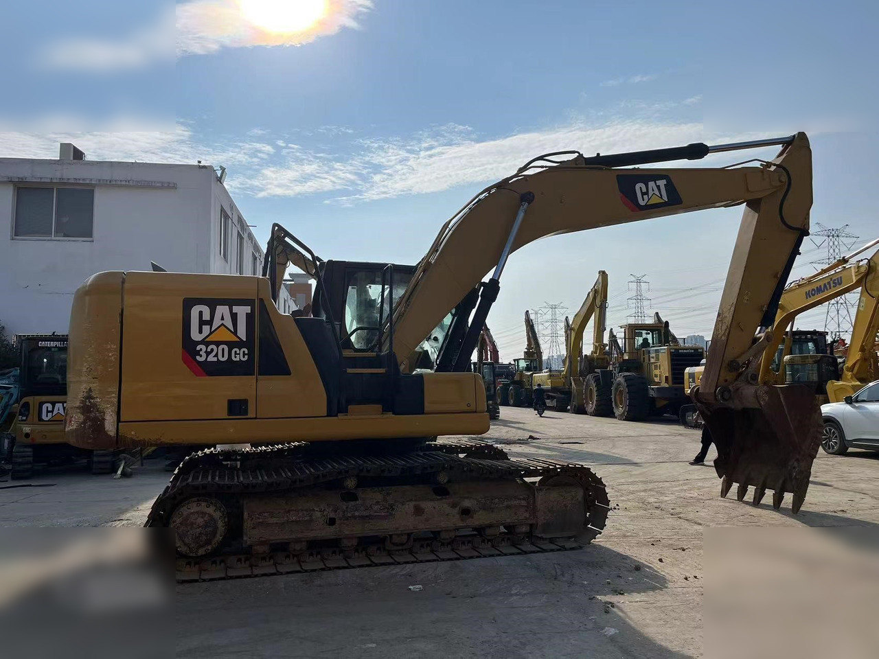 CATERPILLAR 320GC - حفار زاحف: صورة 3 CATERPILLAR 320GC - حفار زاحف: صورة 3