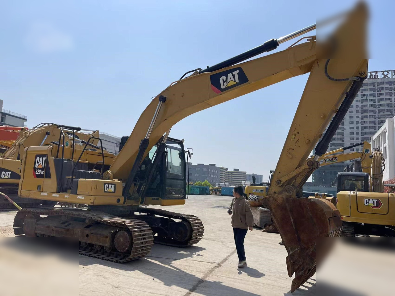 CATERPILLAR 320GC - حفار زاحف: صورة 3 CATERPILLAR 320GC - حفار زاحف: صورة 3