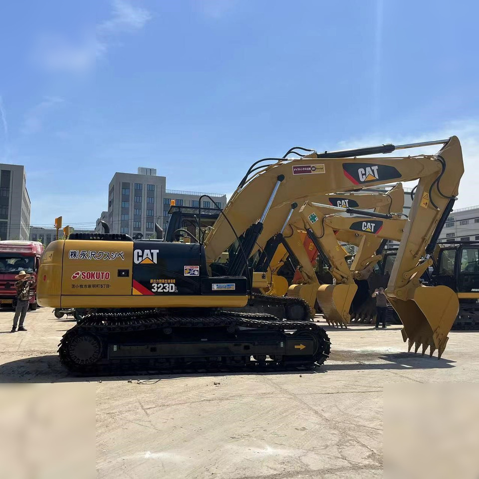 CATERPILLAR 323DL - حفار زاحف: صورة 1 CATERPILLAR 323DL - حفار زاحف: صورة 1