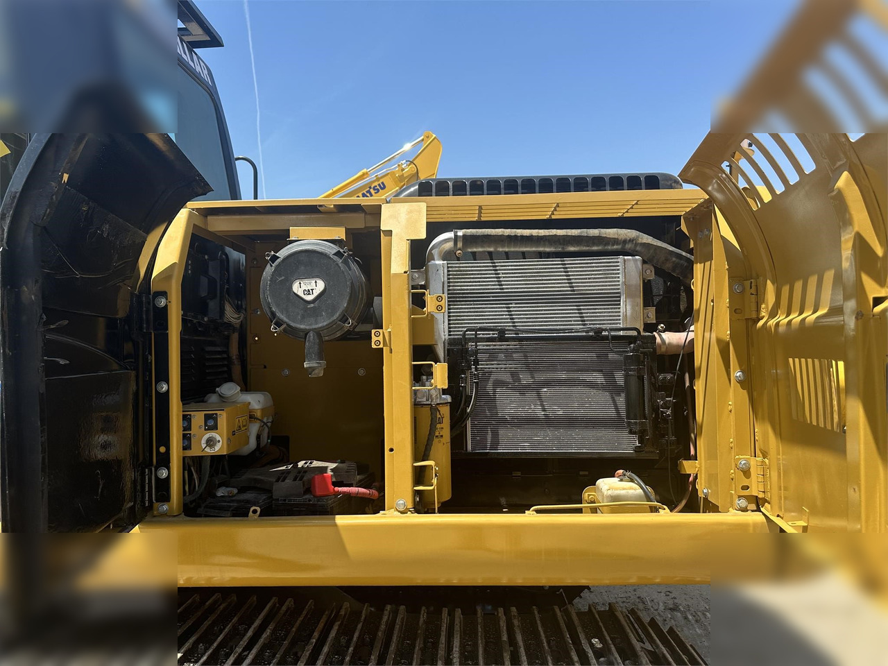 CATERPILLAR 323DL - حفار زاحف: صورة 4 CATERPILLAR 323DL - حفار زاحف: صورة 4