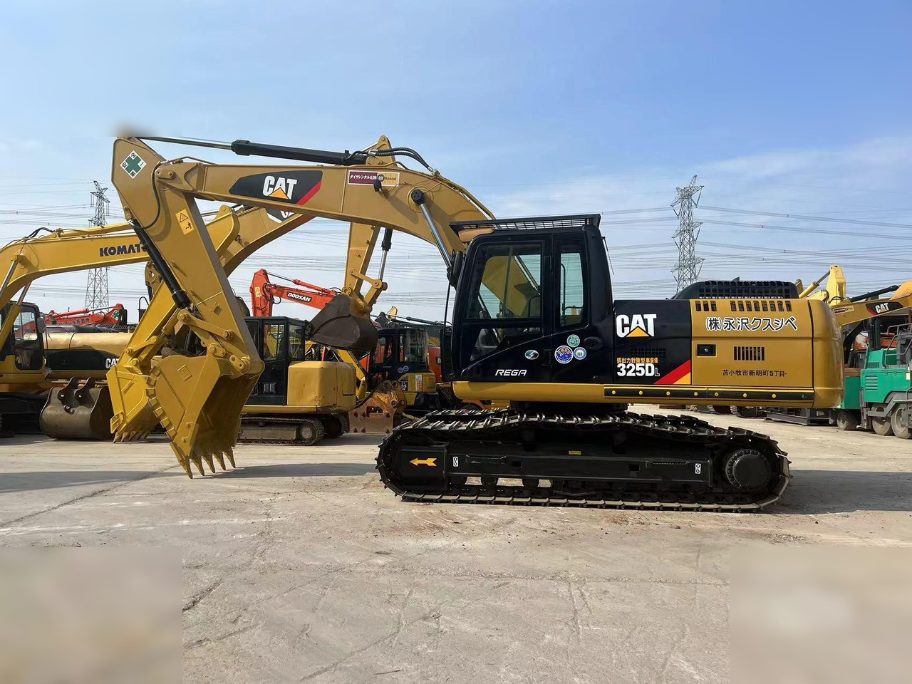 CATERPILLAR 325DL - حفار زاحف: صورة 1 CATERPILLAR 325DL - حفار زاحف: صورة 1