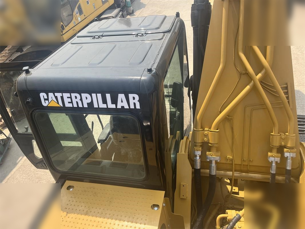CATERPILLAR 330D - حفار زاحف: صورة 5 CATERPILLAR 330D - حفار زاحف: صورة 5