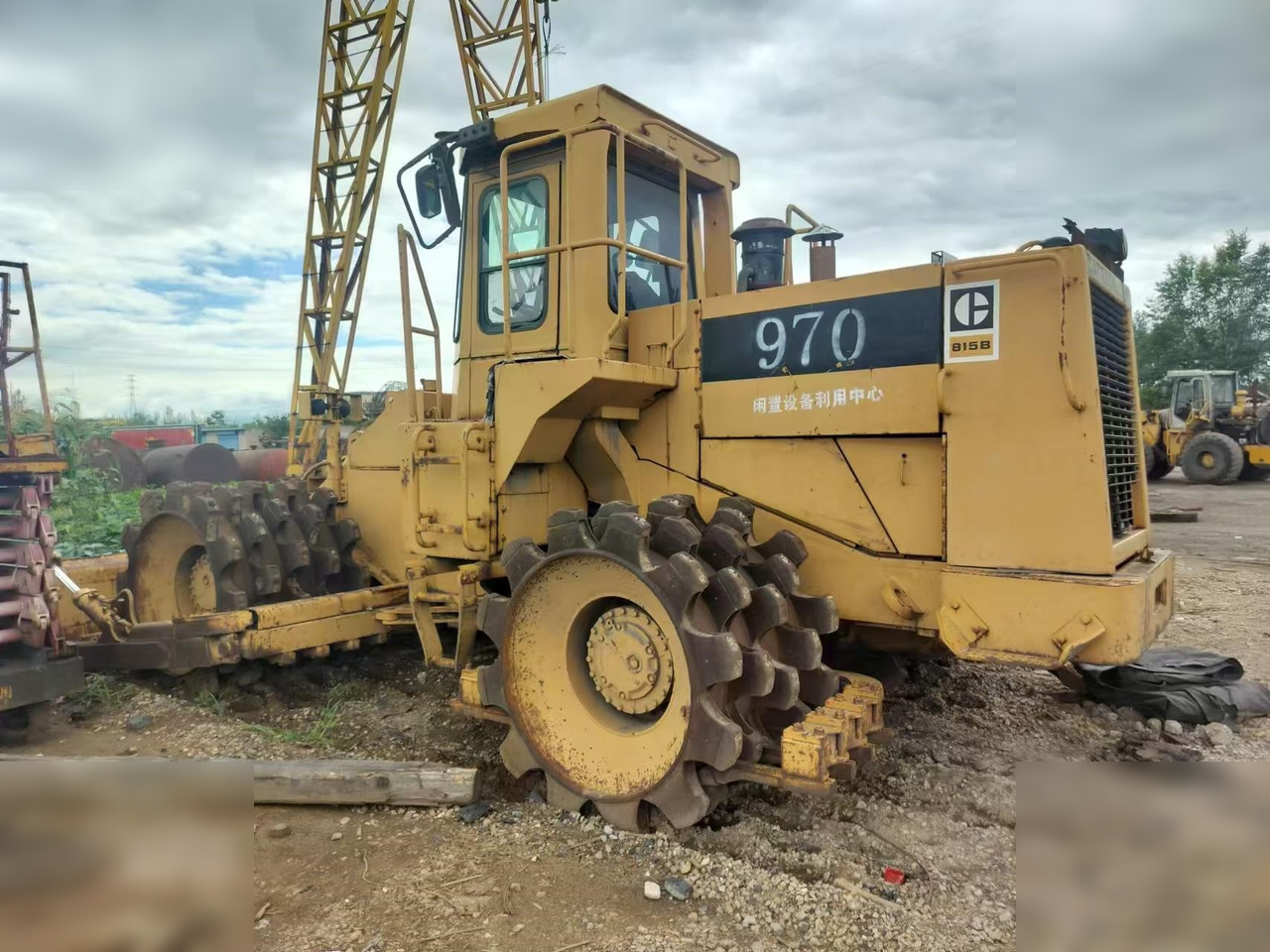 CATERPILLAR 815B - ضاغطة التربة: صورة 3 CATERPILLAR 815B - ضاغطة التربة: صورة 3