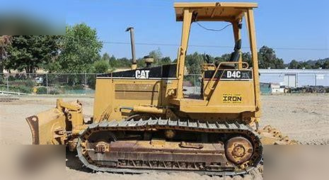 CATERPILLAR D4C - بلدوزر: صورة 1 CATERPILLAR D4C - بلدوزر: صورة 1