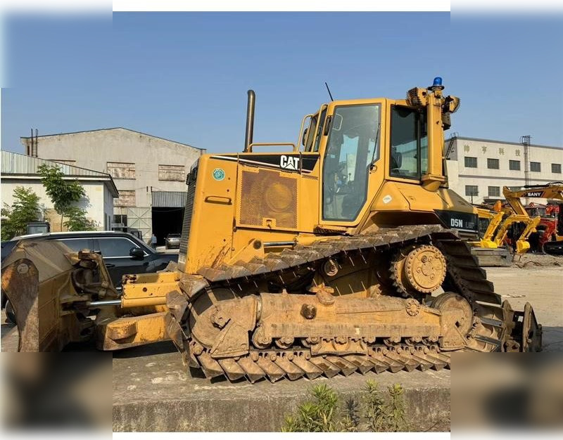 CATERPILLAR D5N - بلدوزر: صورة 1 CATERPILLAR D5N - بلدوزر: صورة 1