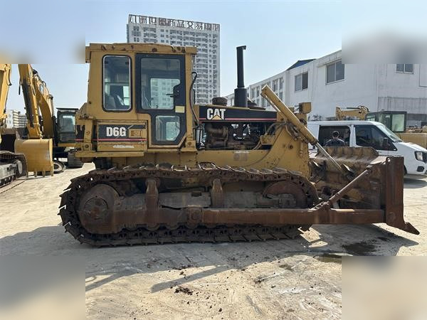 CATERPILLAR D6G - بلدوزر: صورة 1 CATERPILLAR D6G - بلدوزر: صورة 1