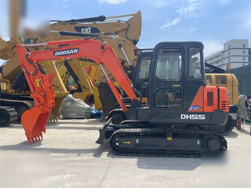 DOOSAN DH55-V - حفار صغير: صورة 1 DOOSAN DH55-V - حفار صغير: صورة 1