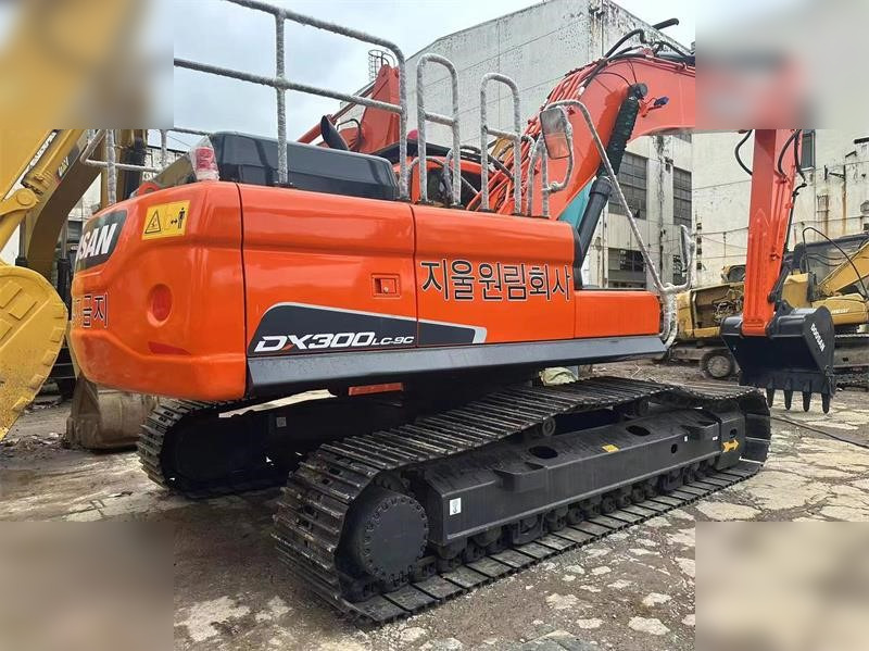 DOOSAN DX300 LC-9C - حفار زاحف: صورة 1 DOOSAN DX300 LC-9C - حفار زاحف: صورة 1