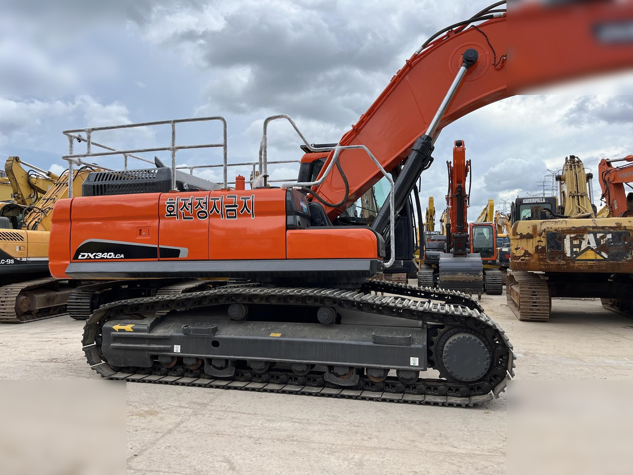 DOOSAN DX340 LCA - حفار زاحف: صورة 5 DOOSAN DX340 LCA - حفار زاحف: صورة 5