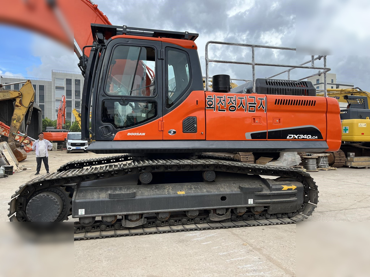 DOOSAN DX340 LCA - حفار زاحف: صورة 5 DOOSAN DX340 LCA - حفار زاحف: صورة 5
