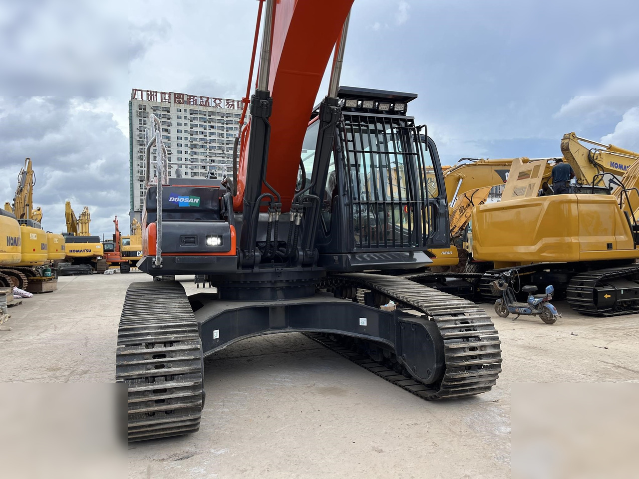 DOOSAN DX340 LCA - حفار زاحف: صورة 2 DOOSAN DX340 LCA - حفار زاحف: صورة 2