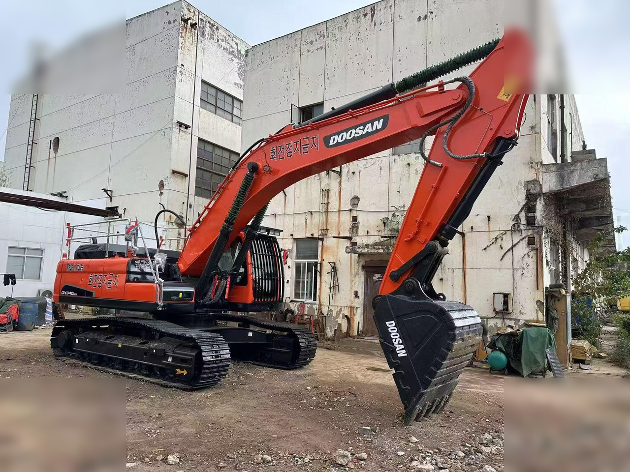 DOOSAN DX340 LC - حفار زاحف: صورة 2 DOOSAN DX340 LC - حفار زاحف: صورة 2