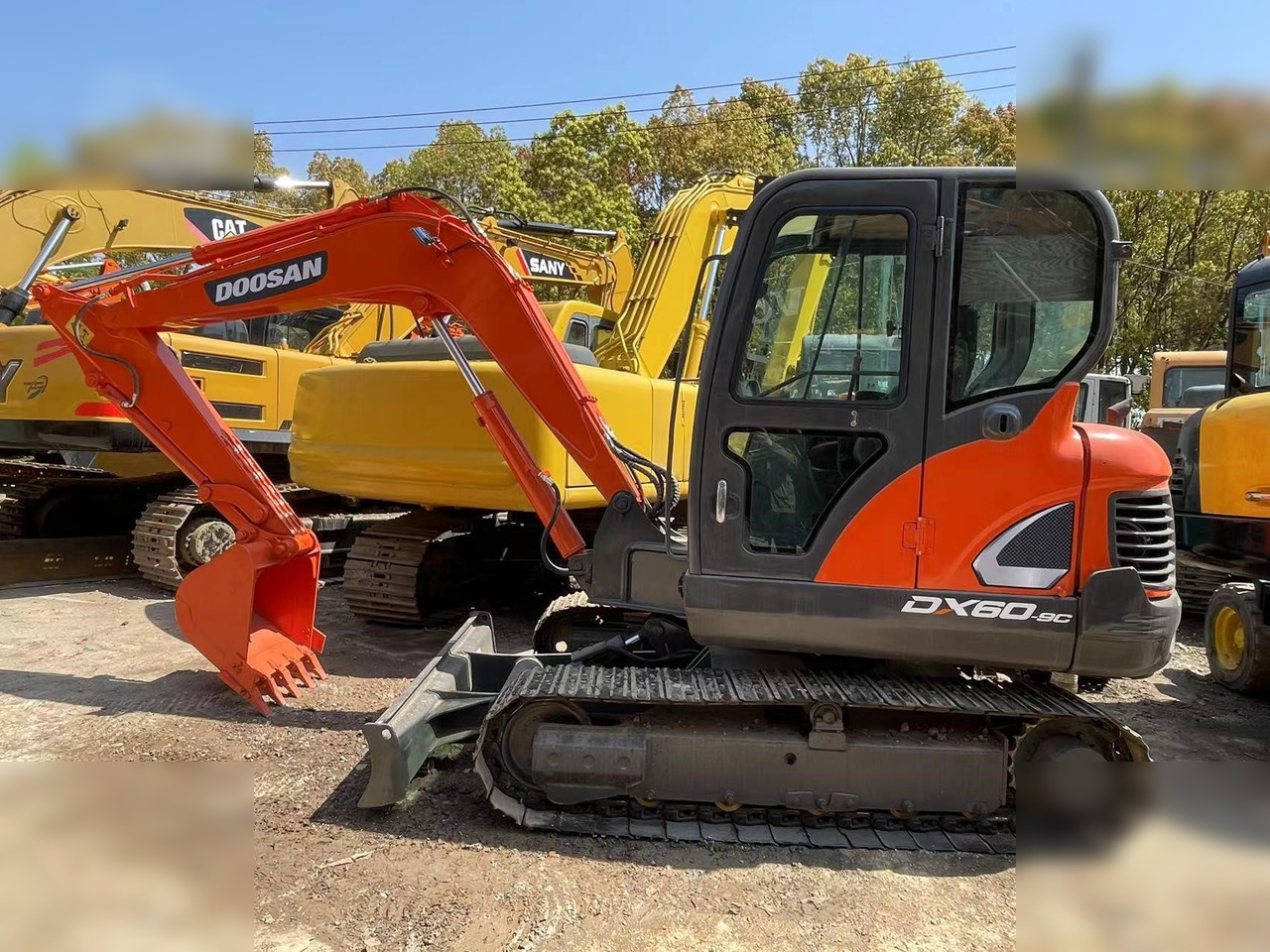 DOOSAN DX60-9C - حفار زاحف: صورة 1 DOOSAN DX60-9C - حفار زاحف: صورة 1