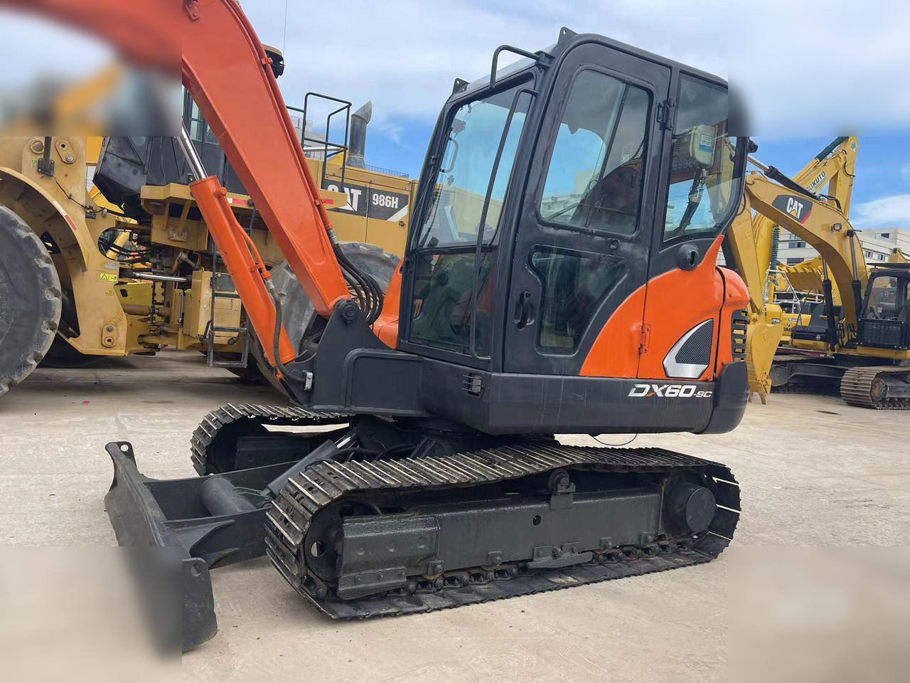 DOOSAN DX60-9C - حفار زاحف: صورة 5 DOOSAN DX60-9C - حفار زاحف: صورة 5
