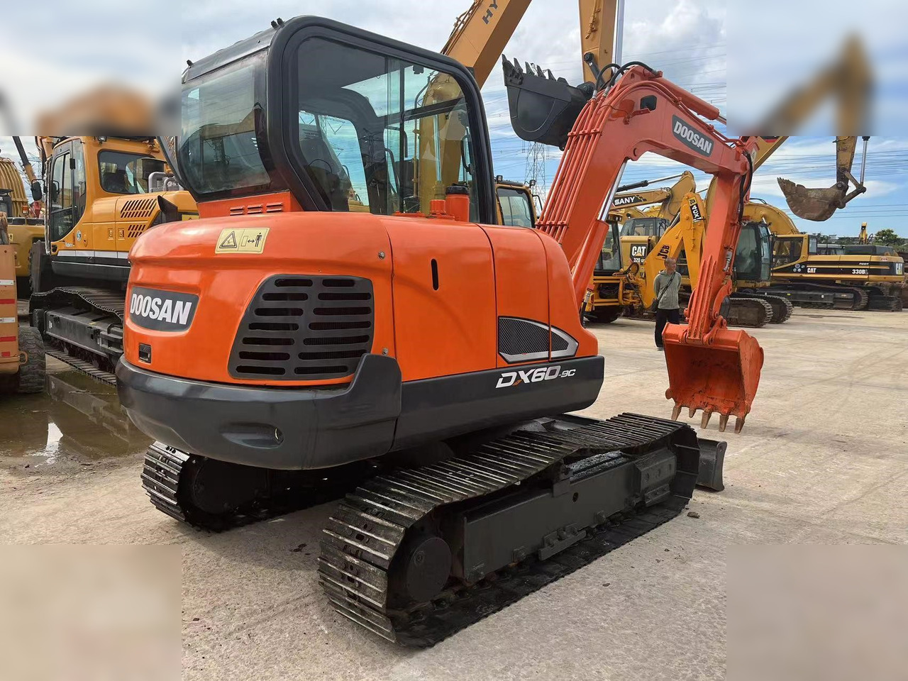 DOOSAN DX60-9C - حفار زاحف: صورة 2 DOOSAN DX60-9C - حفار زاحف: صورة 2