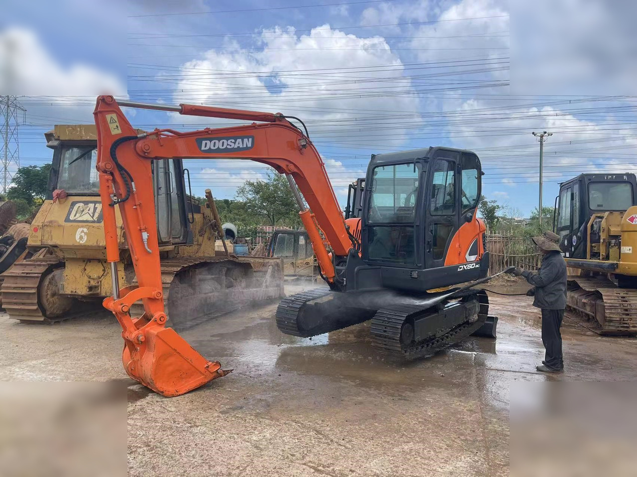 DOOSAN DX60-9C - حفار زاحف: صورة 1 DOOSAN DX60-9C - حفار زاحف: صورة 1