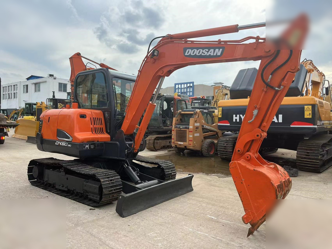 DOOSAN DX60-9C - حفار زاحف: صورة 1 DOOSAN DX60-9C - حفار زاحف: صورة 1