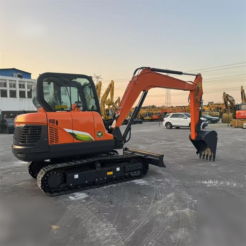 DOOSAN DX60E-10N - حفار زاحف: صورة 4 DOOSAN DX60E-10N - حفار زاحف: صورة 4