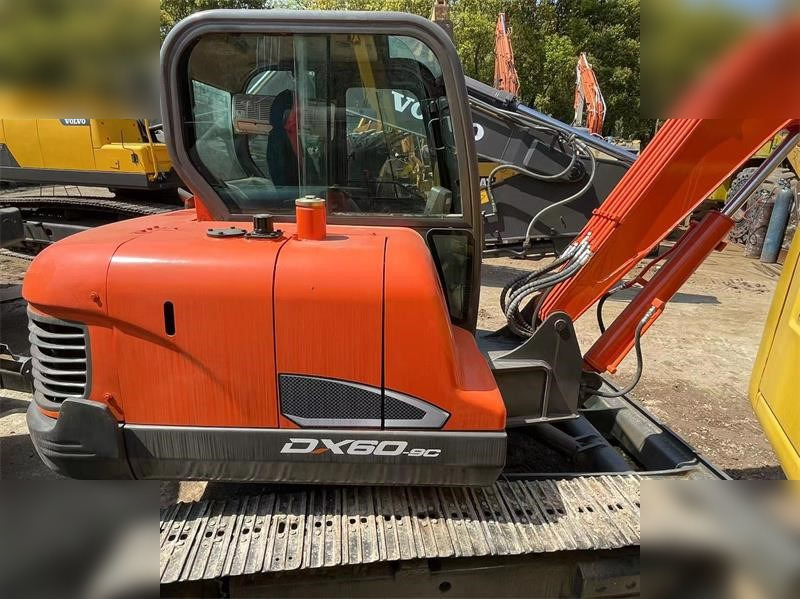 DOOSAN DX60E-9C - حفار صغير: صورة 2 DOOSAN DX60E-9C - حفار صغير: صورة 2