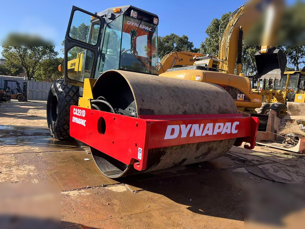 DYNAPAC CA251D - ضاغطة التربة: صورة 3 DYNAPAC CA251D - ضاغطة التربة: صورة 3