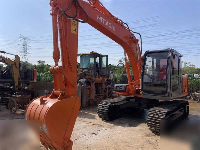 HITACHI EX100 - حفار زاحف: صورة 3 HITACHI EX100 - حفار زاحف: صورة 3
