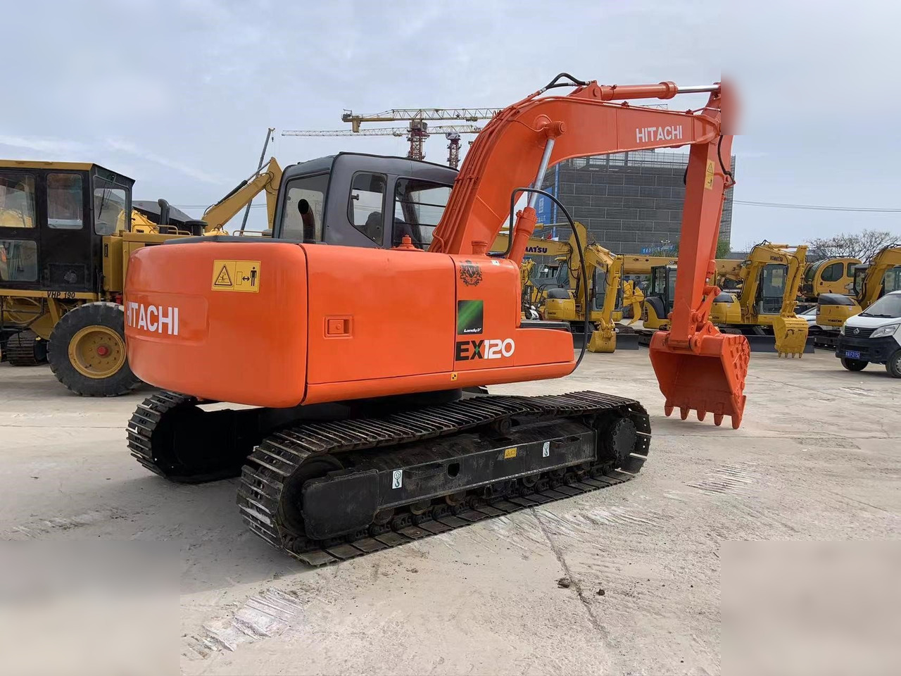 HITACHI EX120-5 - حفار زاحف: صورة 1 HITACHI EX120-5 - حفار زاحف: صورة 1