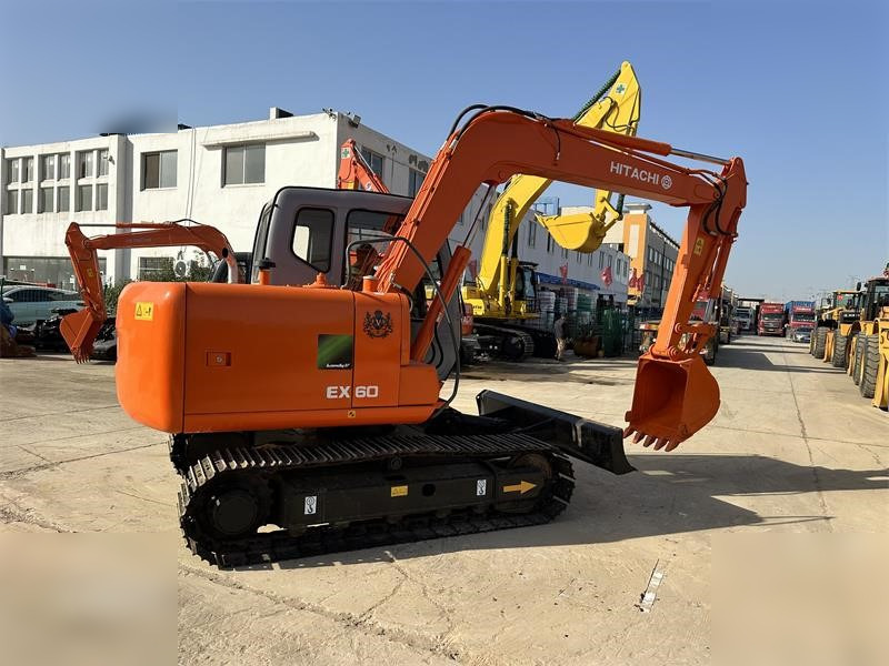 HITACHI EX60-5 - حفار زاحف: صورة 2 HITACHI EX60-5 - حفار زاحف: صورة 2