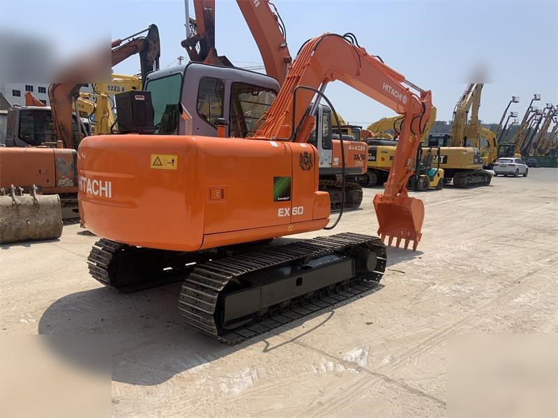 HITACHI EX60 LC-5 - حفار زاحف: صورة 1 HITACHI EX60 LC-5 - حفار زاحف: صورة 1