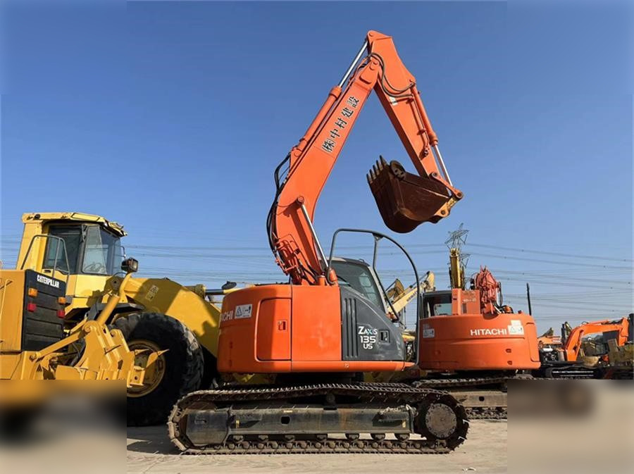 HITACHI ZX135US - حفار زاحف: صورة 1 HITACHI ZX135US - حفار زاحف: صورة 1